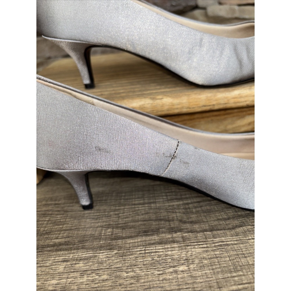 Life Stride SoftSystem Flex Womens Pumps Heels Shoes 11M Grey Satin Jewel Formal - Picture 16 of 16